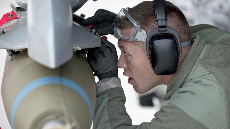 Mk-82 bomb under the F-16 jet. Image Credit: Tech Sgt.
Michael R. Holzworth/US Air Force