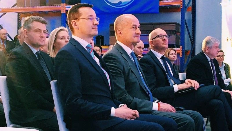 Wicepremier Mateusz Morawiecki i wiceprezes GE John G. Rice (Fot. Energetyka24)