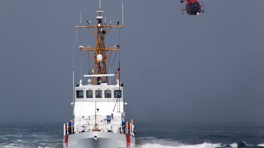 Kuter USCGC Halibut, uczestnik niedzielnych wydarzeń - fot. USCG