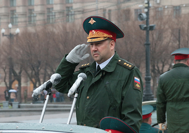 "Sytuacja militarna Rosjan jest zła". Czy Surowikin porzuci Chersoń? [WYWIAD]