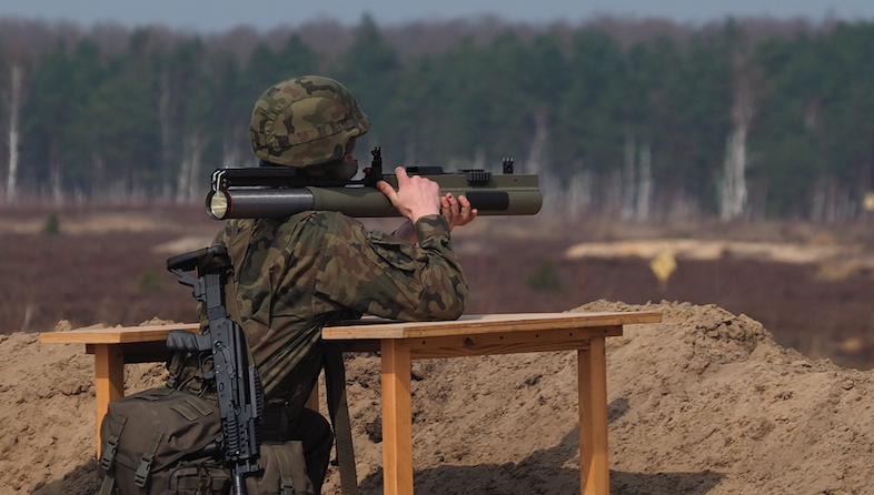 Polscy żołnierze uczą się nowych granatników