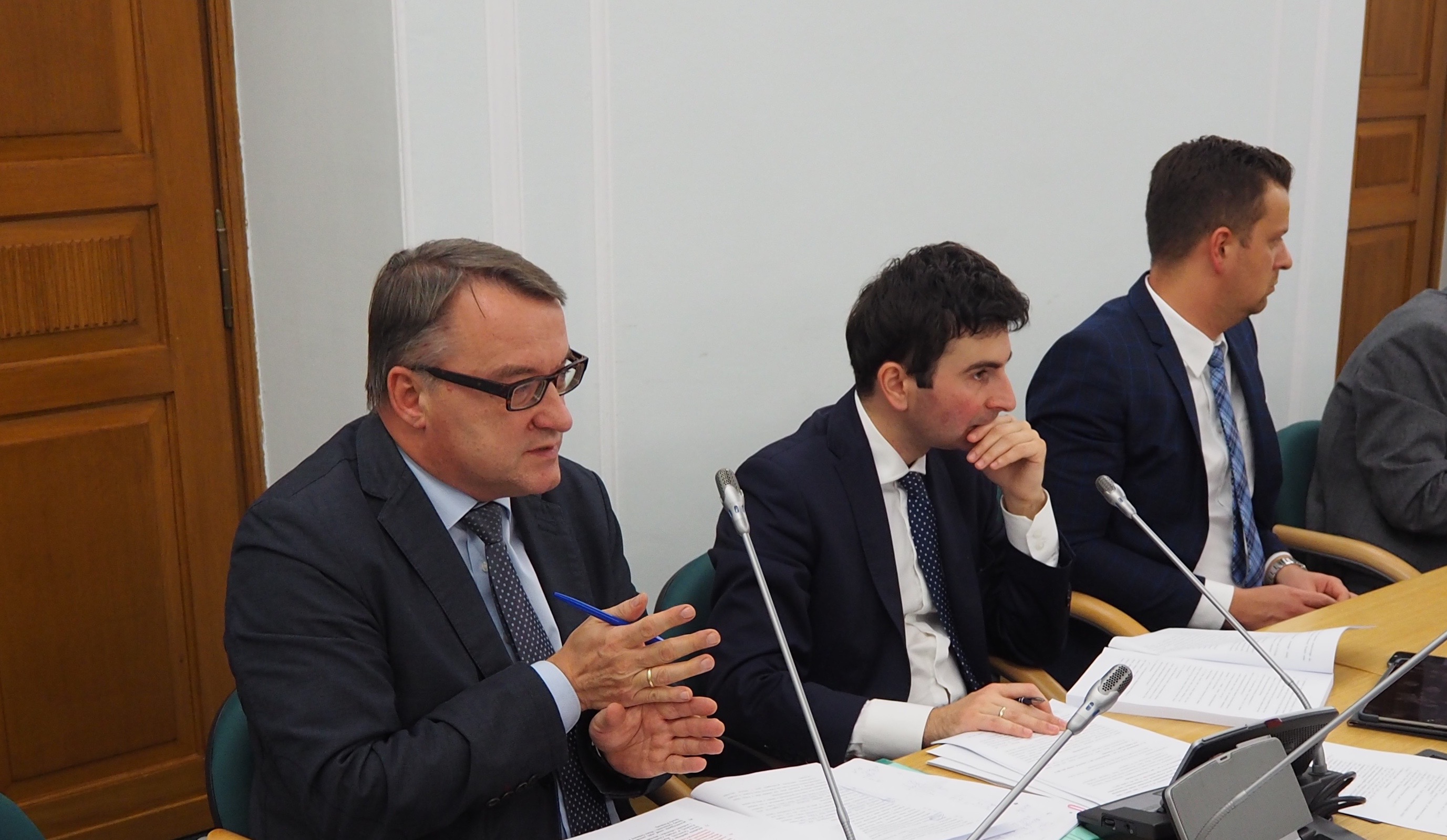 Biernacki: służby zdecydowały o likwidacji dokumentów