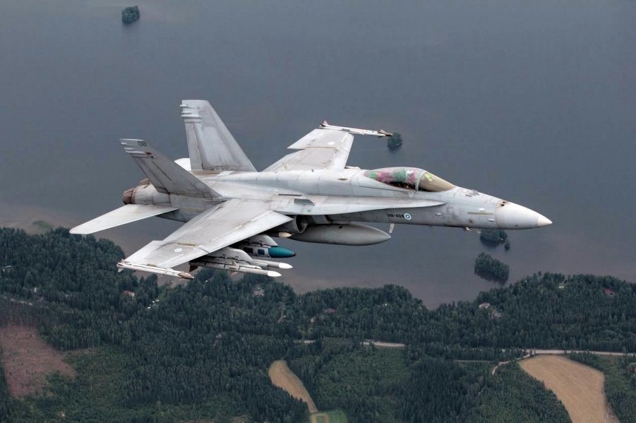 Finlandia: Hornety dla Ukrainy skomplikują wstąpienie do NATO?