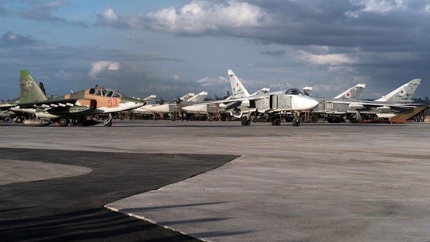 Rosyjskie samoloty w bazie Chmejmin w Syrii. Fot. mil.ru