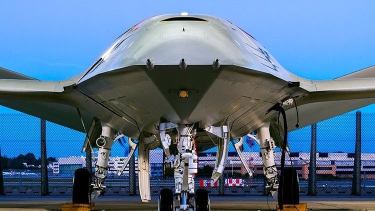 Gotowy do lotu bezzałogowy tankowiec powietrzny MQ-25 „Stingray”  koncernu Boeing. Fot. E.Shindelbower/Boeing