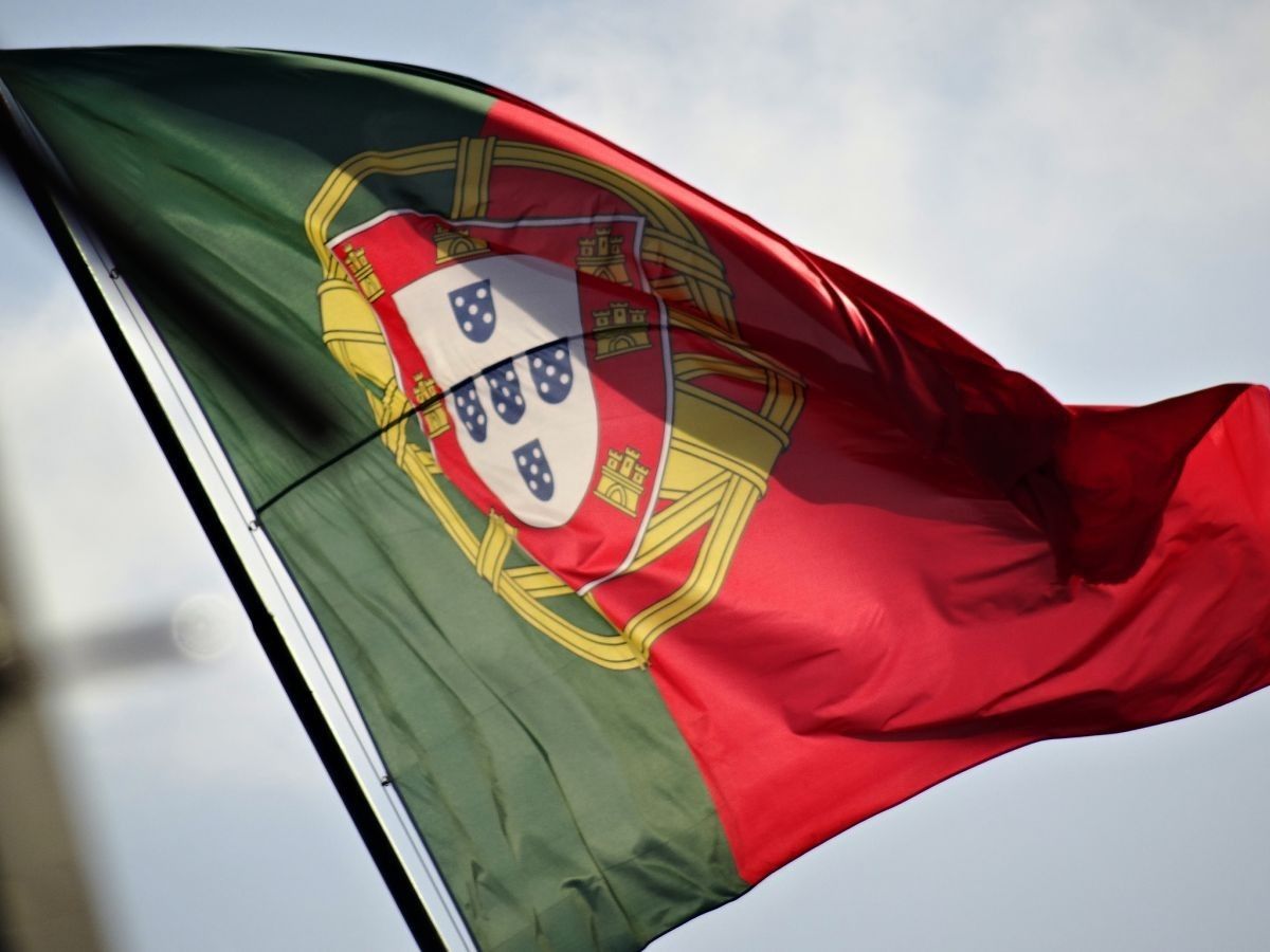 Billboardy zachęcają Portugalczyków do pracy w wywiadzie