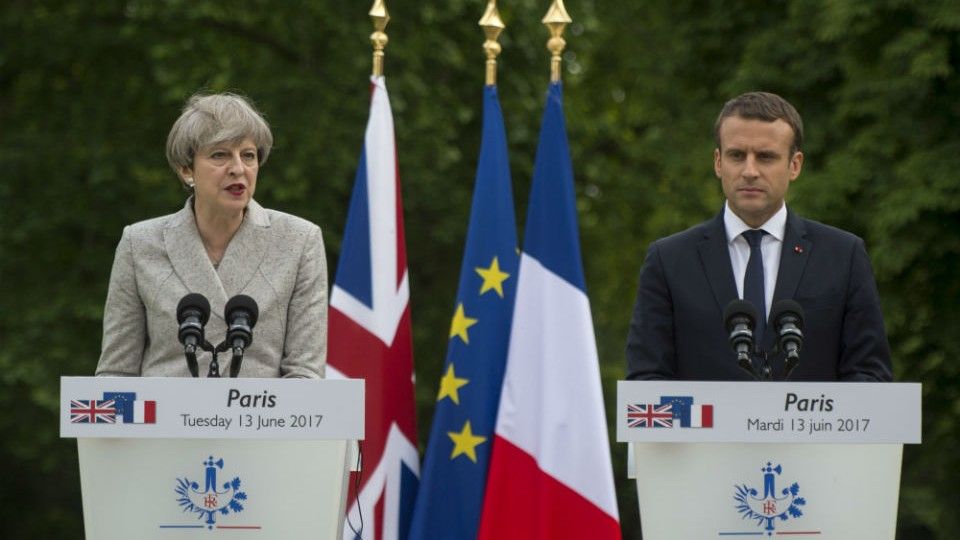 Theresa May i Emmanuel Macron, https://www.gov.uk/