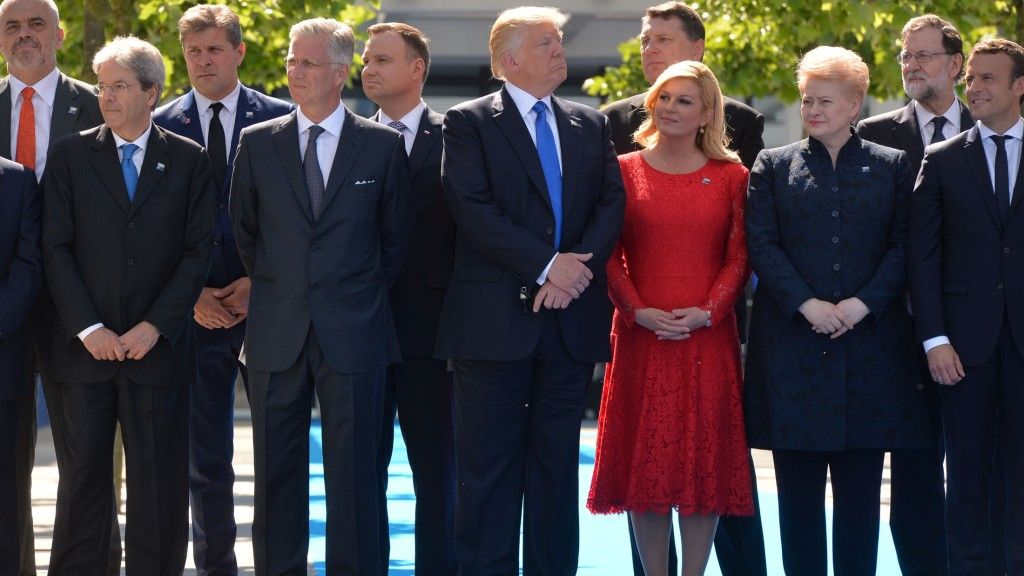 Liderzy państw NATO podczas szczytu w Brukseli w maju 2017 r., fot. NATO