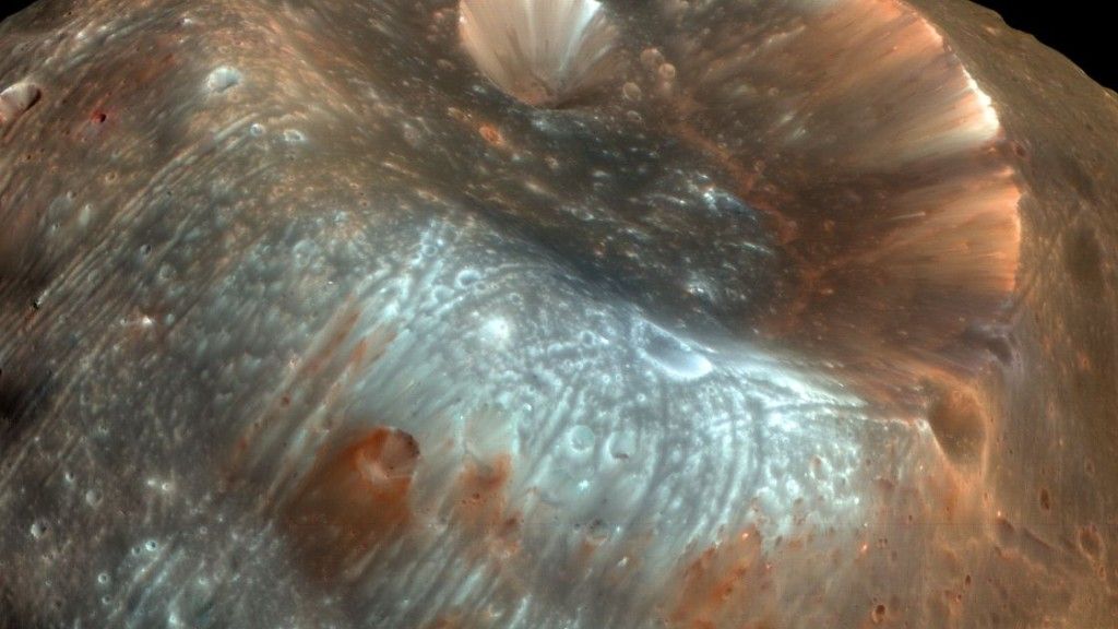 Krater Stickney na Fobosie. Fot. NASA
