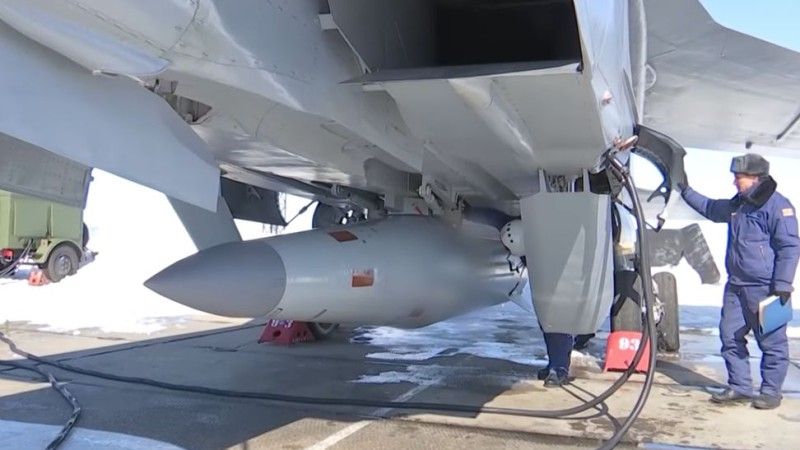 Nosicielem rakiet hipersonicznych systemu „Kindżał” są ciężkie samoloty myśliwskie MiG-31. Fot. mil.ru 