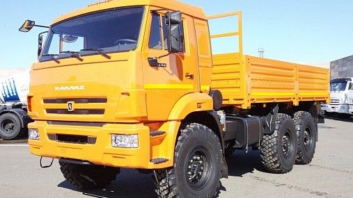 „Mustang” to w rzeczywistości opancerzona ciężarówka KamAZ-5350 . Fot. kamaz.ru