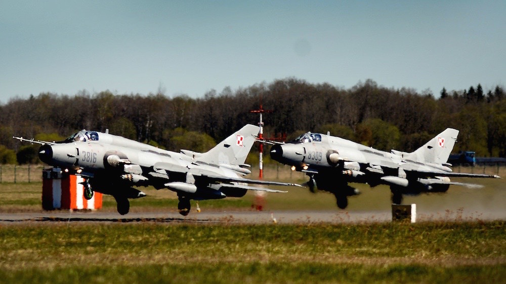 F-16 i Su-22 z serwisowaniem na fotele i kabiny treningowe