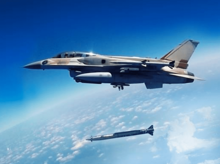 Pocisk Rampage odpalony z samolotu F-16 Sufa. Fot. IAI