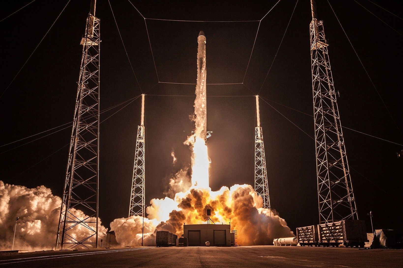 Start misji CSR-15. Fot. SpaceX via Flickr 