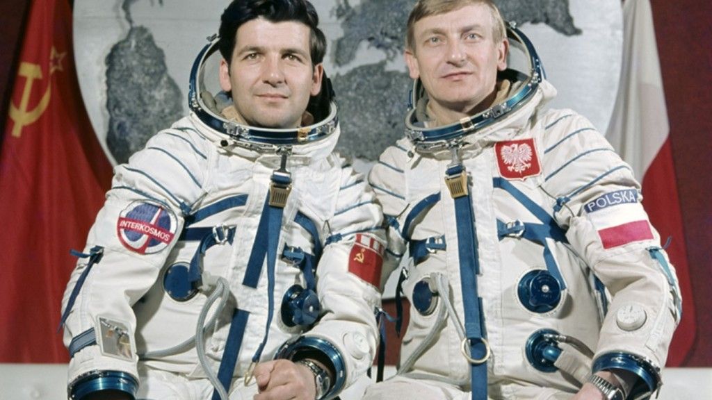 Od lewej: Piotr Klimuk i Mirosław Hermaszewski. Fot. hermaszewski.com