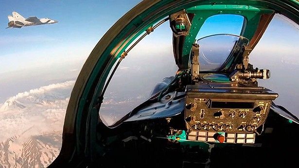 Kokpit MiG-31 pokazany na filmie o działaniach w stratosferze z lipca 2018 r. Fot. mil.ru