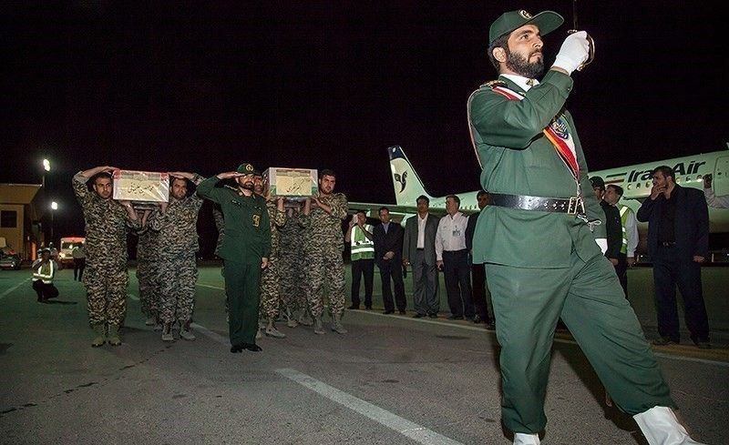 Powrót do kraju zwłok irańskich żołnierzy, którzy zginęli na wojnie w Syrii,  fot. Tasnim News Agency, Wikipedia, CC BY 4.0