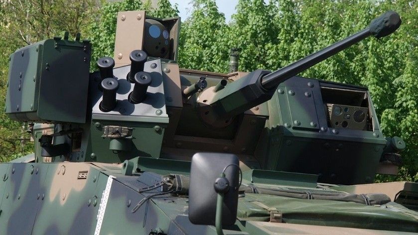 HSW assures that by the year 2019 it is going to be ready to start delivering the ZSSW-30 remote control turret systems, developed within the framework of a consortium-driven project. The system has been designed with the Rosomak APC and Borsuk IFV in mind. Image Credit: Jerzy Reszczyński/archive. 