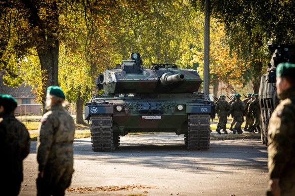 Uroczystość podporządkowania czołgów Leopard w 15 GBZ/ Fot. 15bz.wp.mil.pl / szer. Adrian Jórski, st. szer. Dawid Sofiński