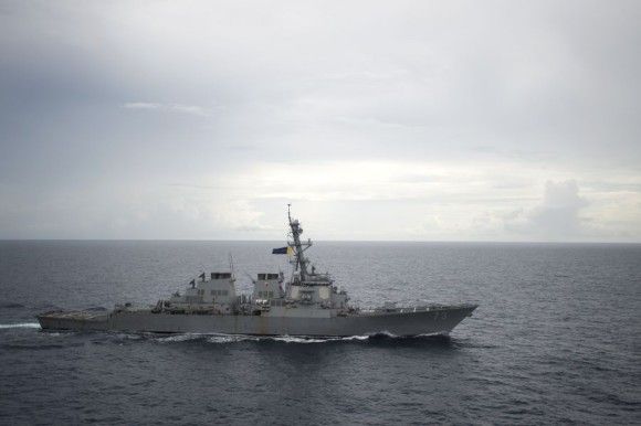 Amerykański niszczyciele USS „Decatur” (DDG 73) podczas operacji realizowanej na Morzu Południowochińskim w październiku 2016 r. Fot. D.Quinlan/US Navy