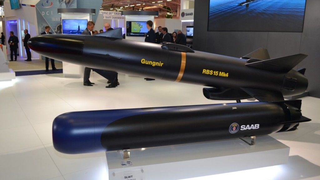 Makiety torpedy SLWT i rakiety RBS15 Gungnir prezentowane na targach Euronaval 2018 w Paryżu. Fot. M.Dura