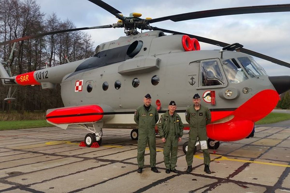 Mi 14 отзывы. Ми-19 вертолет. Ми14 1012. Ми14 вертолет военный. Ми-14пл вооружение.