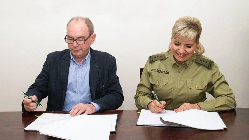 Z-ca KGSG płk SG Wioleta Gorzkowska oraz Prezes Zarządu BRJ Sp. z o.o Jarosław Jaroń, fot. Straż Graniczna