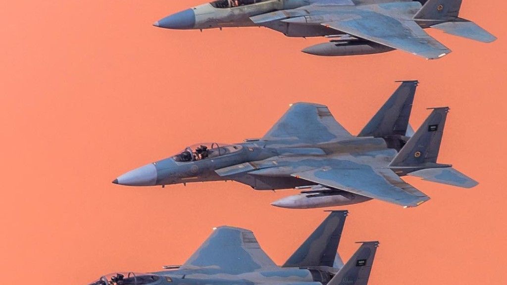 Trzy samoloty F-15 z 13. Dywizjonu Królewskich Saudyjskich Sił Powietrznych podczas działań nad Jemenem / Fot Wikipedia / CC BY-SA 4.0