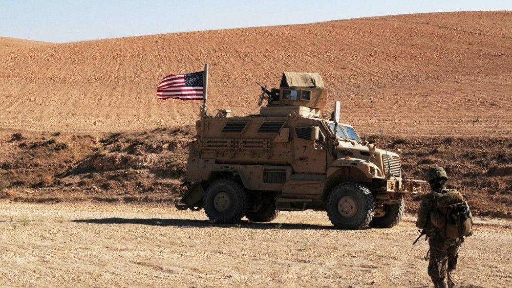 Amerykański żołnierz w okolicach Manbij. Fot. U.S. Army, Sgt. Nicole Paese