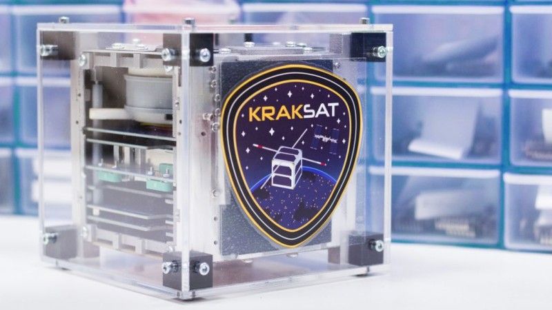 Model satelity KRAKsat. Fot. AGH