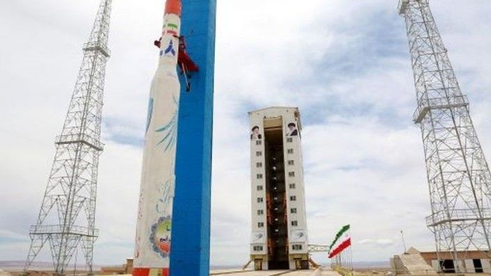Rakieta Simorgh na kosmodromie. Fot. Irańska Agencja Kosmiczna