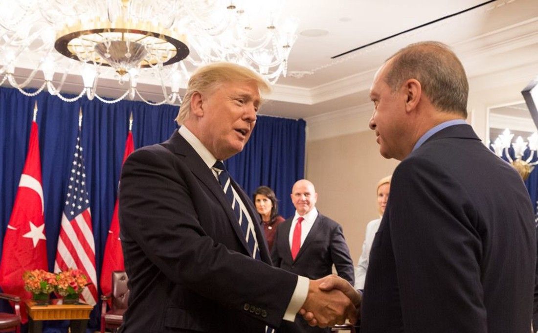 Prezydenci :  USA Donald Trump (z lewej) i Recep Tayyip Erdoğan/US Embassy and Consulates in Turkey