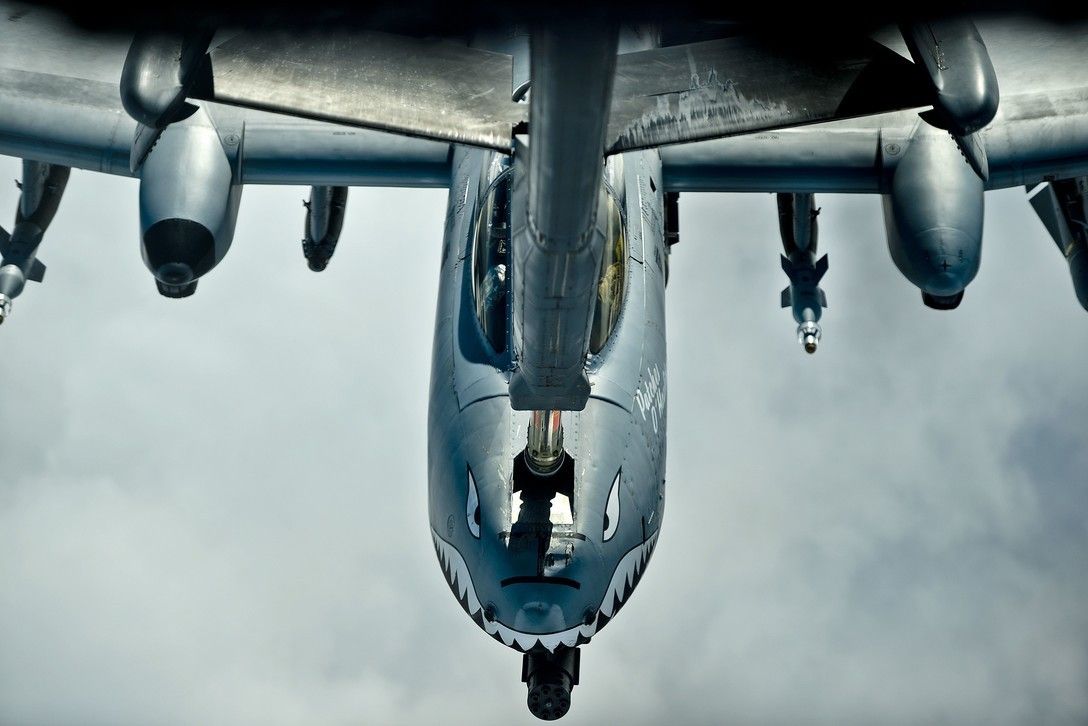 Amerykański samolot szturmowy A-10 podczas operacji nad Irakiem, fot. U.S. Air Force photo by Tech. Sgt. Anthony Nelson Jr./US Air Force