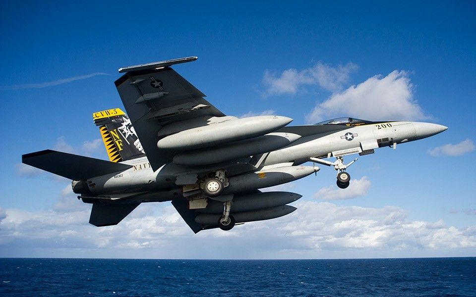 Samolot F/A-18E Super Hornet należacy do CVW-5 z lotniskowca USS Ronald Reagan, fot. Boeing