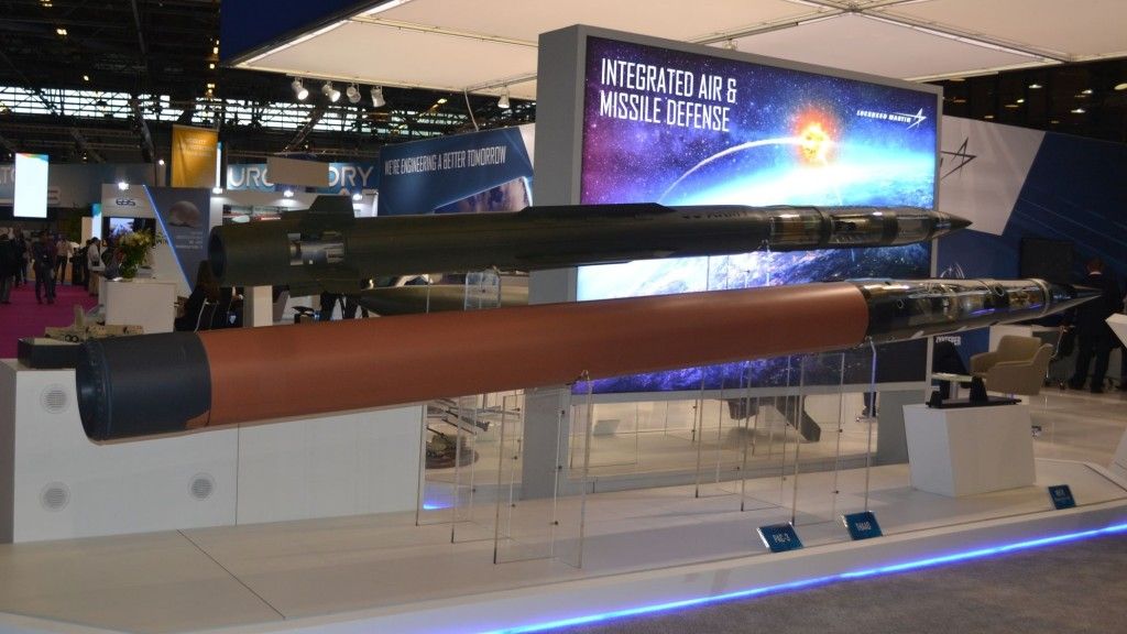 Dwie rakiety wykorzystywane w amerykańskiej tarczy antyrakietowej: z przodu THAAD, a za nią PAC-3. Fot. M.Dura