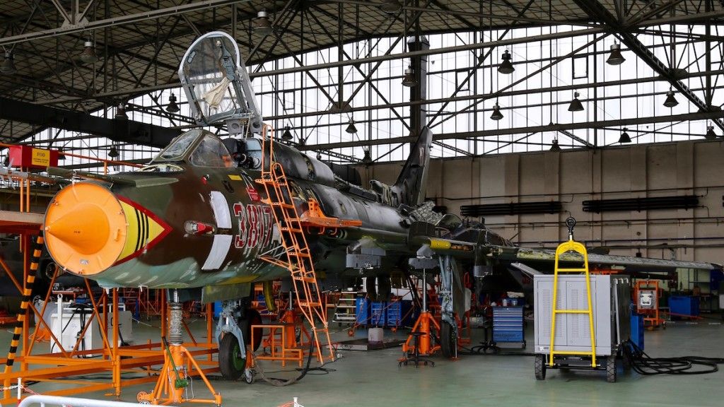 Su-22 podczas remontu w WZL-4. Fot. J.Sabak