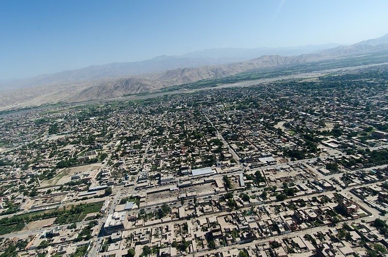 Miasto Dżalalabad, fot. Bryan Battaglia US Army, Wikipedia