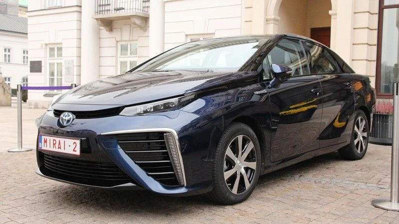 Fot.: Toyota Mirai w Warszawie; commons.wikimedia.org; Michał Setlak