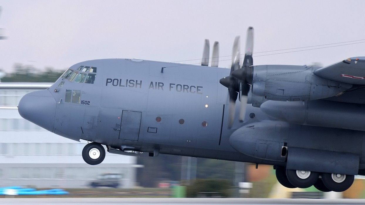Fot. 3. Skrzydło Lotnictwa Transportowego