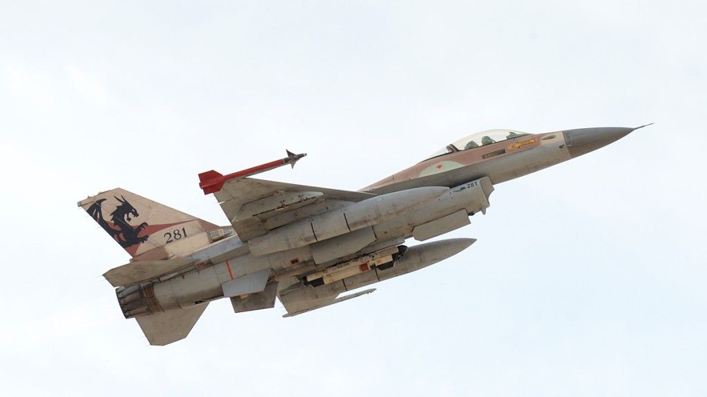 F-16A w barwach izraelskiej 115. eskadry. Fot. U.S. Air Force