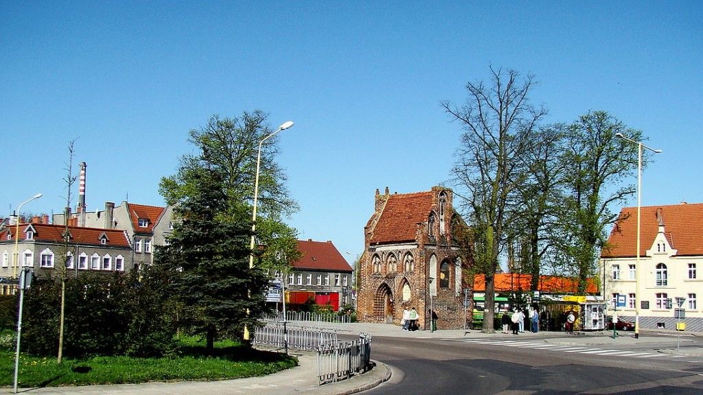 Rynek Starego Miasta w Policach. Fot. Mateusz War.; licencja: CC BY-SA 3.0; źródło: Wikimedia Commons