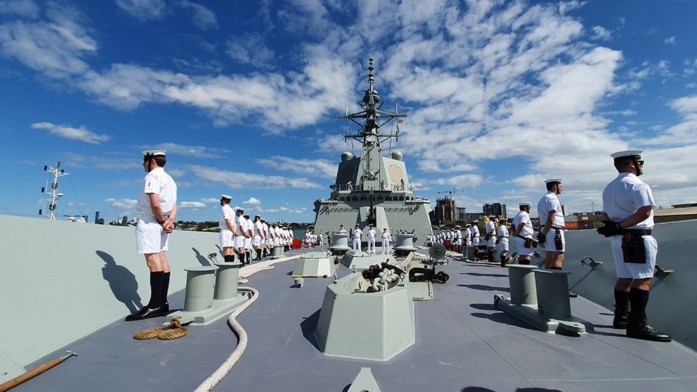Niszczyciel rakietowy HMAS “Brisbane” po zakończeniu ćwiczeń „Diamond Shield 2019”. Fot. LEUT Danielle Brodie, ABMLS Sittichai Sakonpoonpol/Australian Navy