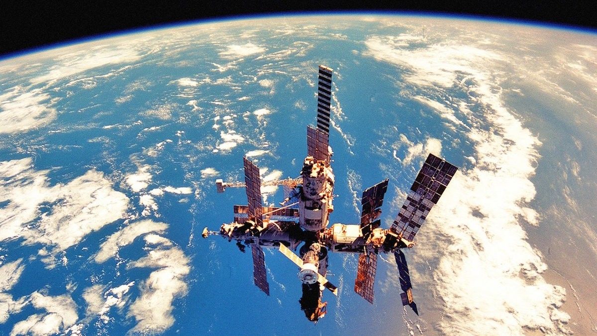Stacja kosmiczna Mir. Fot. NASA