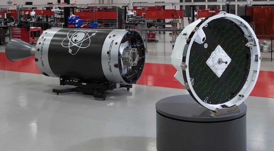Platforma satelitarna Photon (po prawej). Fot. Rocket Lab