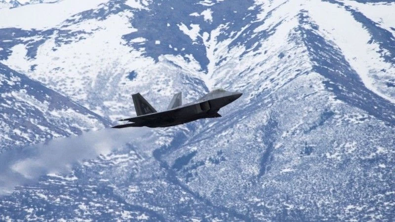 F-22 nad Alaską. Fot. Airman 1st Class Jonathan Valdes