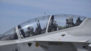 Samolot szkolenia zaawansowanego M-346 Bielik z 41. Bazy Lotnictwa Szkolnego w Dęblinie