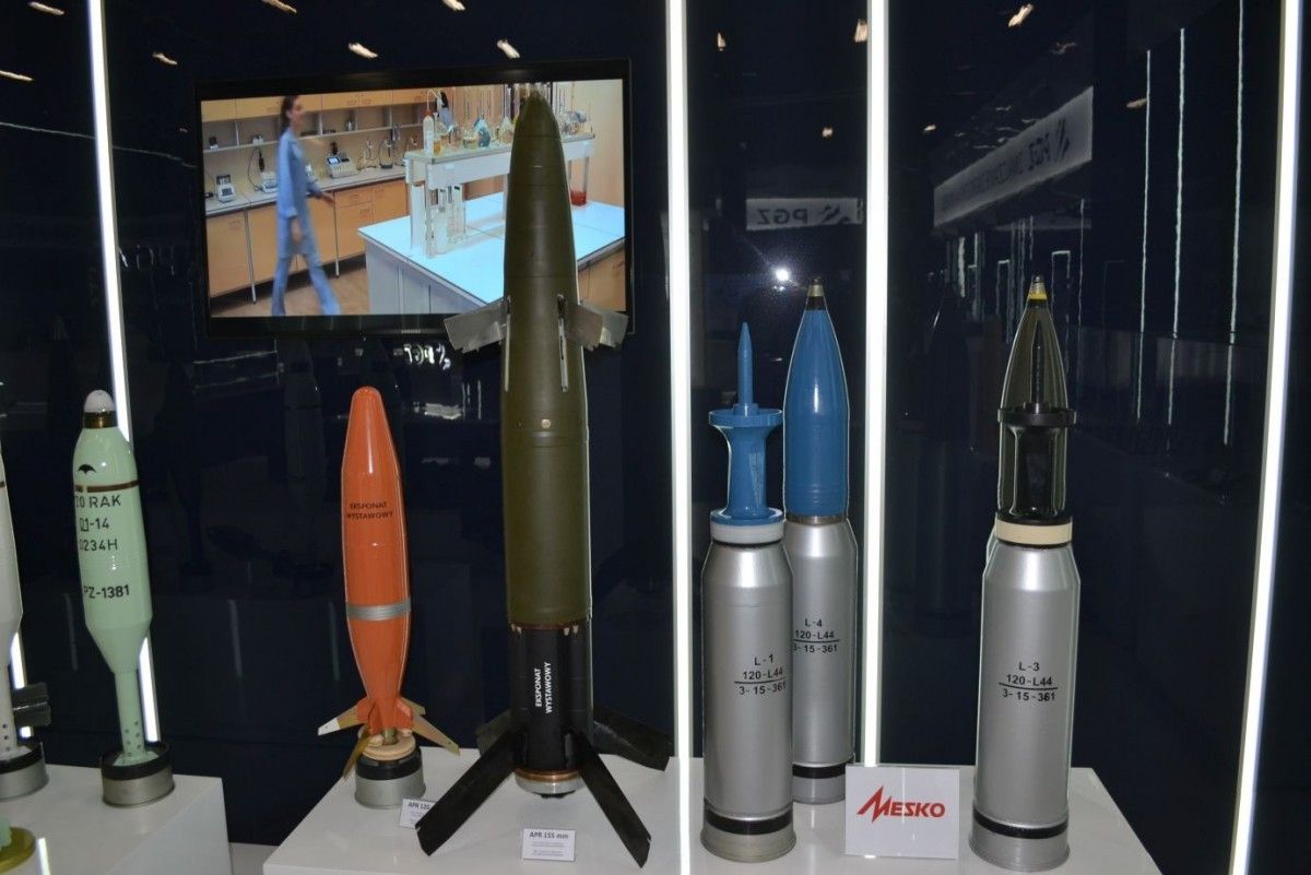 Od kliku lat polski przemysł prezentuje w swojej ofercie amunicję naprowadzaną laserowo, która nie jest jednak zamawiana przez MON. Fot. M.Dura