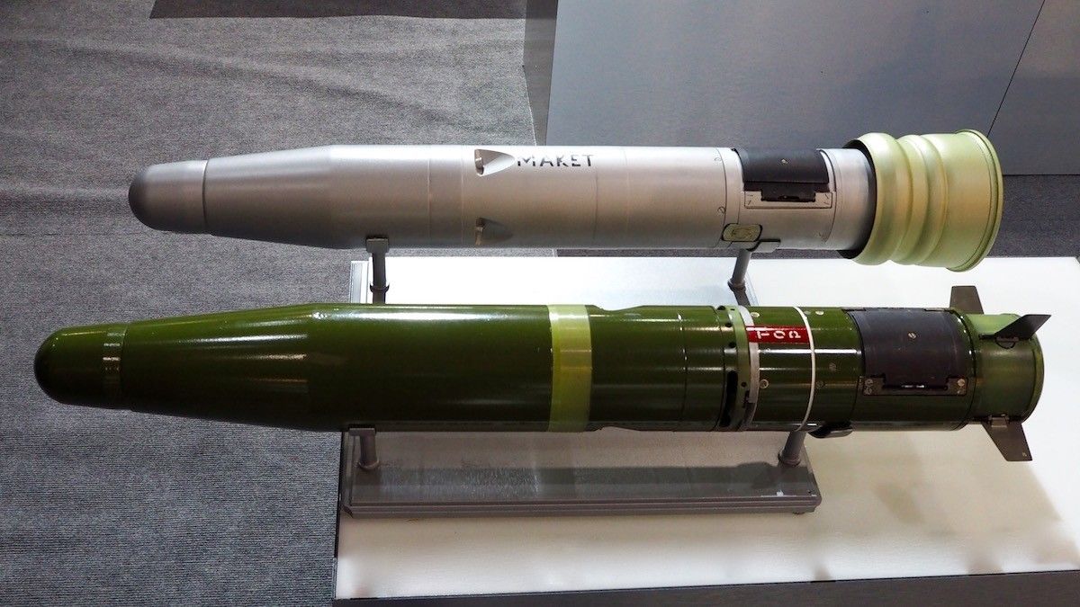 Pociski KB Luch (od góry) 120 mm Konus i nieco większy 125 mm Kombat. Fot. J.Sabak