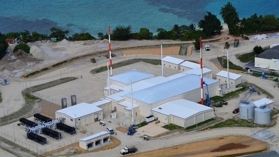 Widok z lotu ptaka na elementy infrastruktury naziemnej systemu Space Fence, znajdujące się na Atolu Kwajalein. Fot. Lockheed Martin