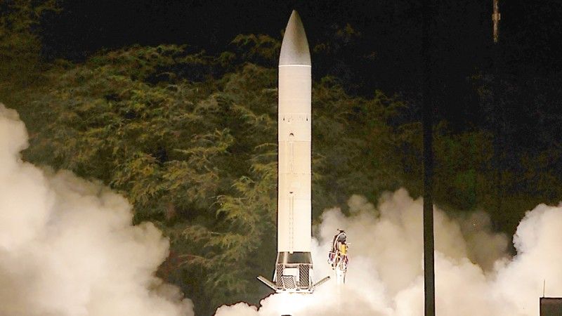 Start rakiety wynoszącej pocisk hipersoniczny HSW do pierwszej, udanej próby w locie, 2011 r. Fot. U.S. Army